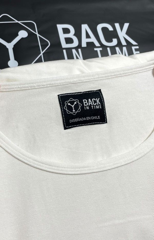 Customer photo review of Polera de Bambú Ultra Suave Back in Time