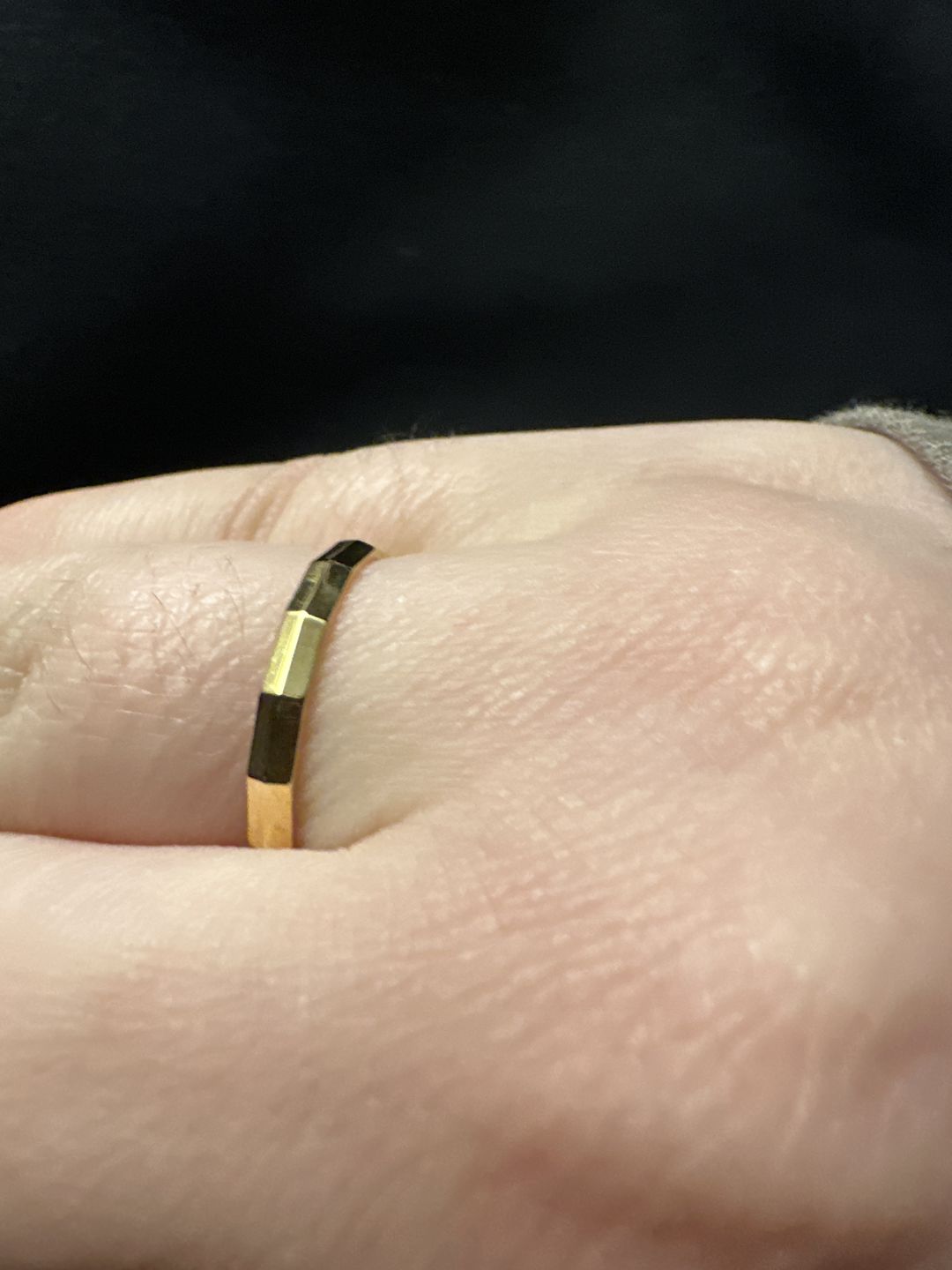Customer photo review of Edgy Ring | 18K vergoldet