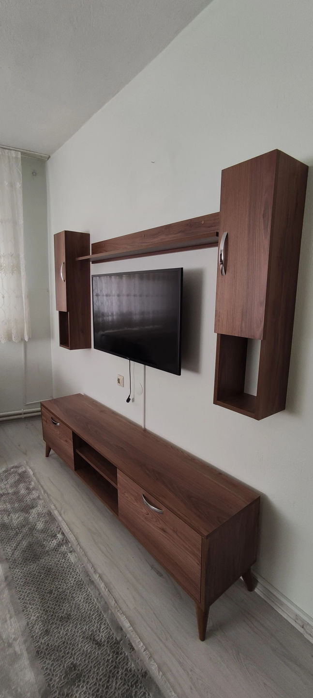 Customer photo review of Rani A9 Duvar Raflı Tv Ünitesi Kitaplıklı Tv Sehpası Duvara Monte Raflı Modern Ayaklı 180 cm Minyatür Ceviz M27