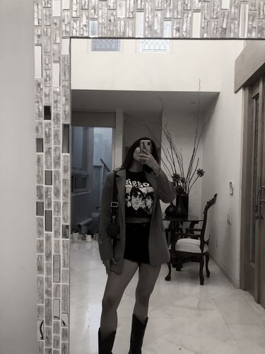 Customer photo review of Playera Oasis Logo