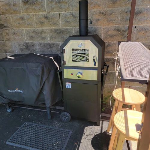 Customer photo review of HOMREST Freestanding Propane Gas Outdoor Pizza Oven, CSA Approved Portable Pizza Oven with 2 Foldable Shelves and Wheels