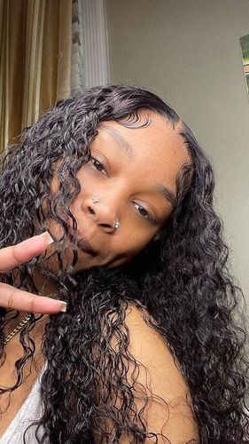 Customer photo review of Luvwin Pre-Plucked Curly Hair Wig Water Wave HD Lace Bleached-Knots