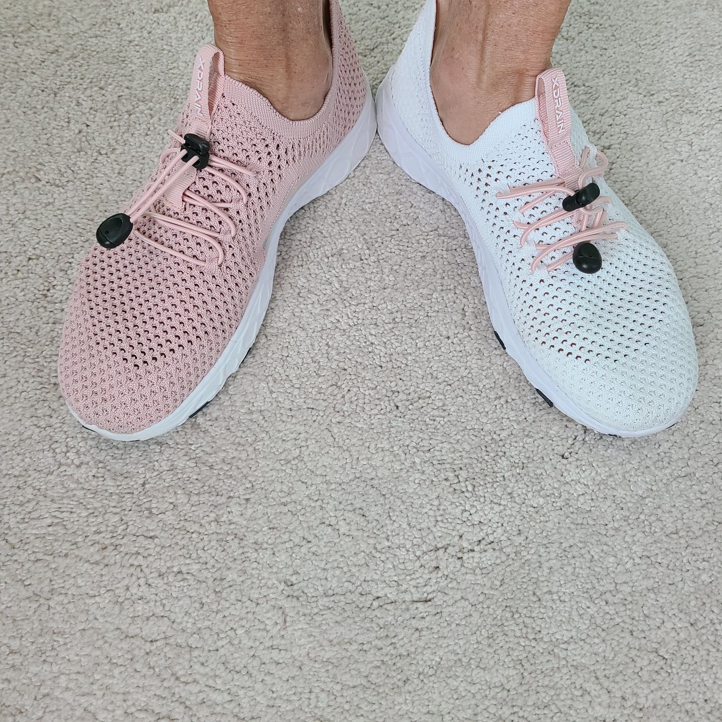 Customer photo review of Aleader Women's Xdrain Vibe Knit Water Shoes