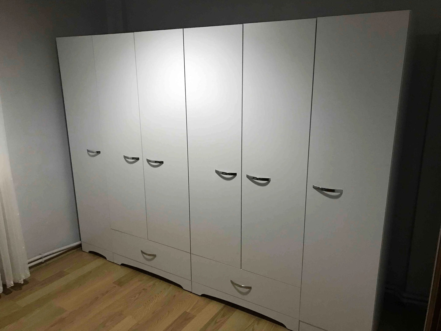 Customer photo review of Rani F4 Geniş Gardırop Elbise Dolabı 6 Kapaklı 2 Çekmeceli 12 Raflı 2 Askılı Tek Modül Beyaz
