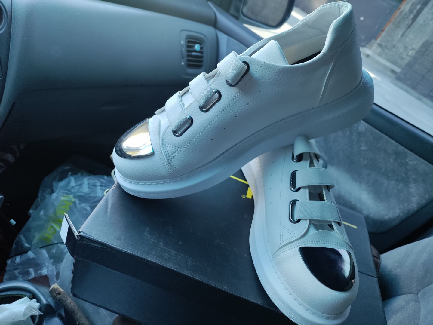 Customer photo review of Luiz X in White
