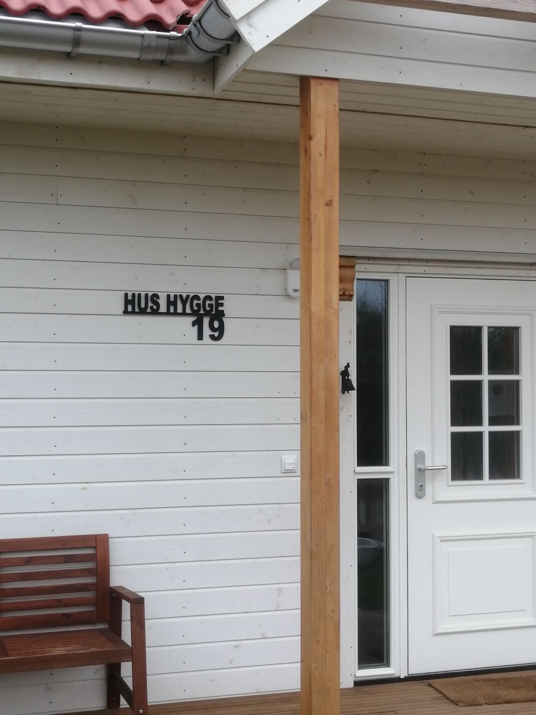 Customer photo review of Hausnummer-Türschild Simple mit Familiennamen aus edlem Stahl (personalisierbar)