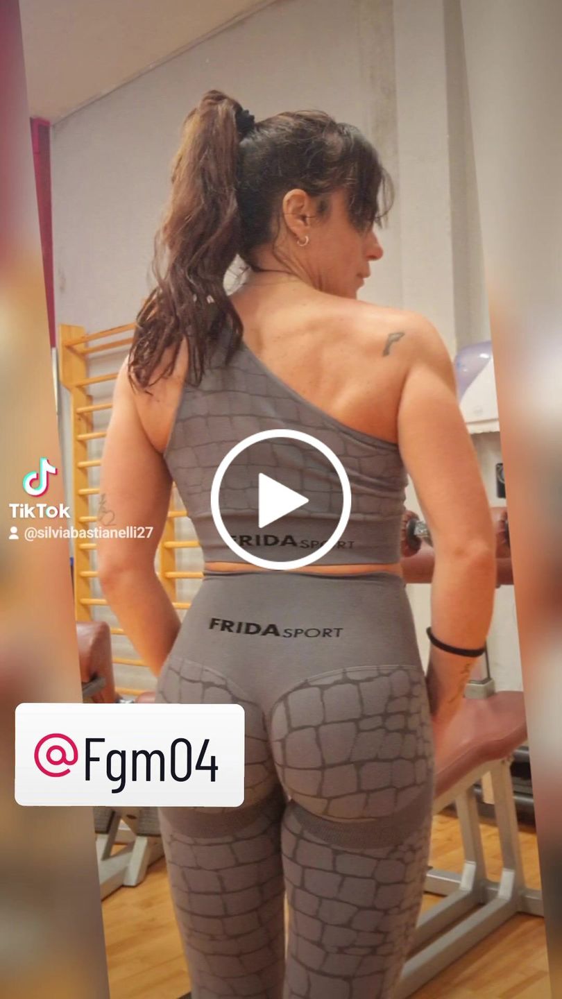Customer video review of Top Monospalla Grigio Ira Coccodrillo