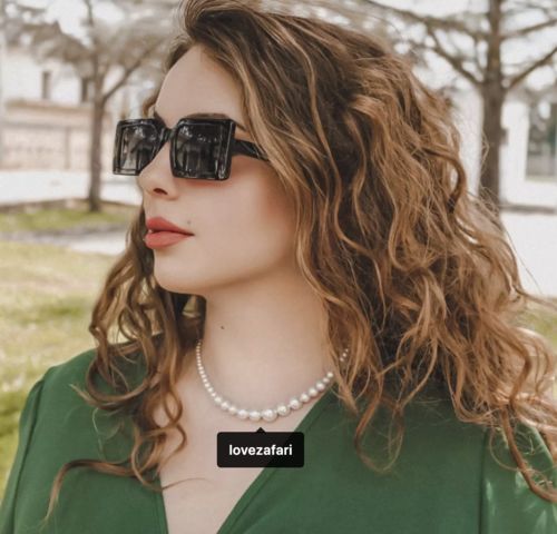 Customer photo review of Vintage Graduated Crystal Pearl Choker Necklace