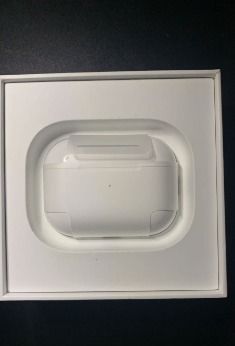 Customer photo review of AirPods Pro Titanium