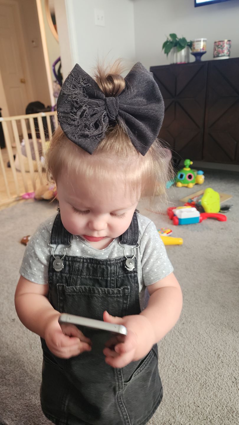Customer photo review of Black Distressed Bow
