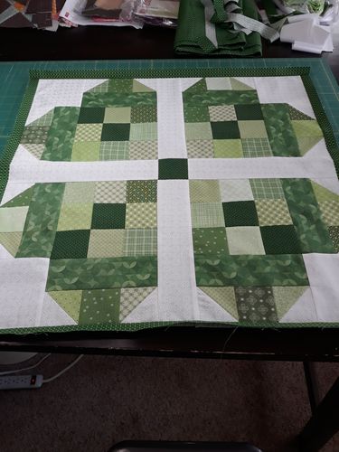 Customer photo review of Spring Green Simple Bundle (8) Fat Quarter Bundle