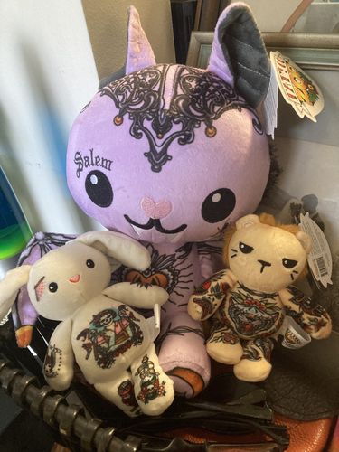 Customer photo review of Frankie the Modeling Bat