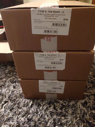 Customer photo review of Pokémon TCG: Scarlet & Violet Elite Trainer Box (Presale)