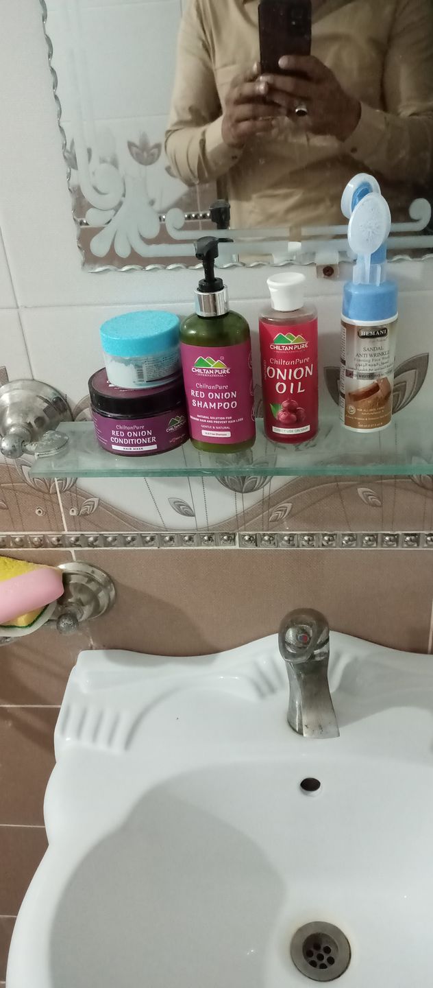 Customer photo review of Red Onion Shampoo 🧅 Natural Solution for Regrow Hair & Prevent Hair Loss 100% Results