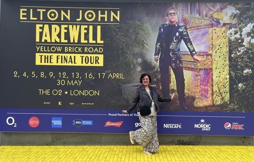 Customer photo review of Chelsea silicone crossbody bag - Black