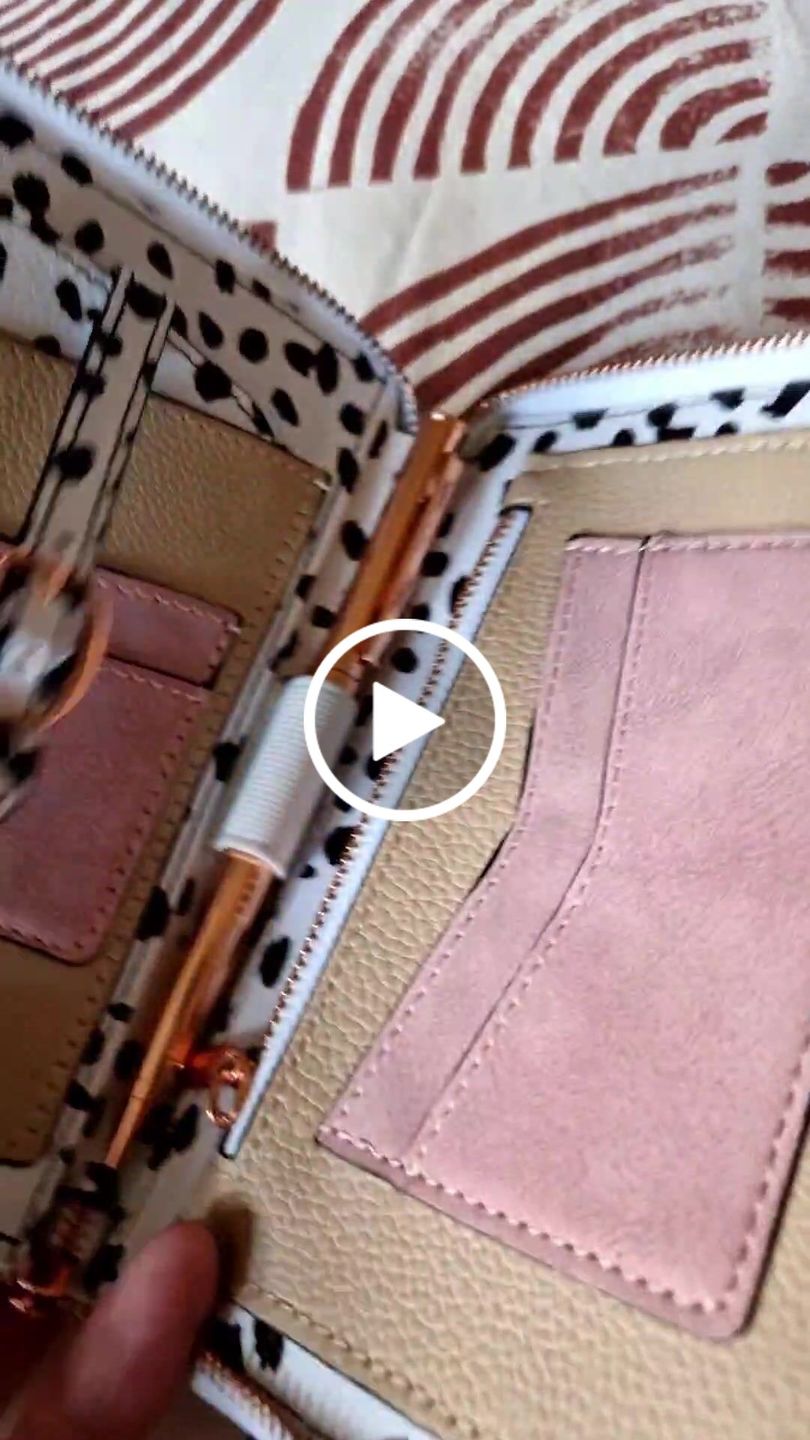 Customer video review of Dalmatian - Travel Organiser