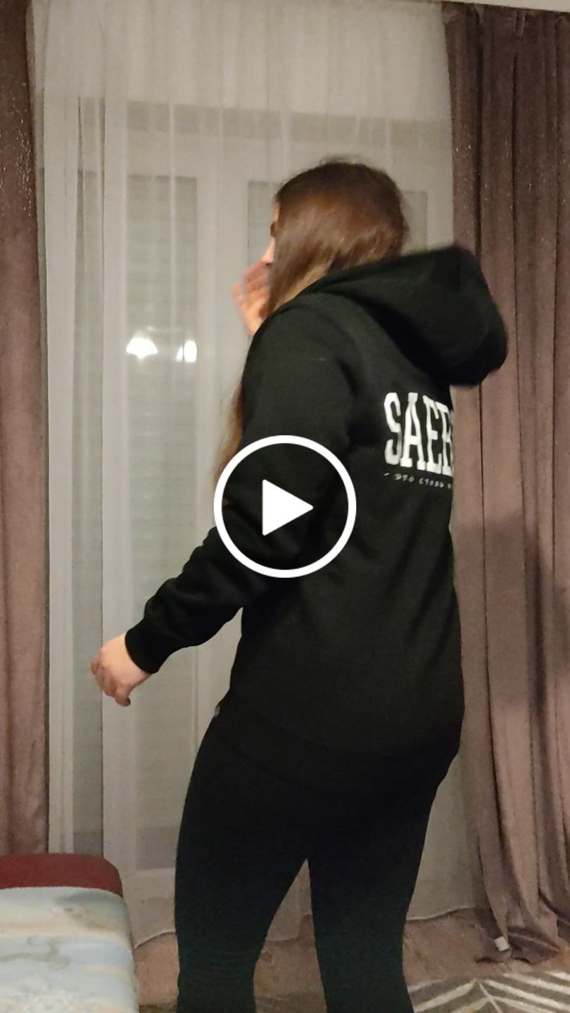 Customer video review of Lifestyle Herren Zip Hoodie mit Reißverschluss schwarz by SAEBIS®
