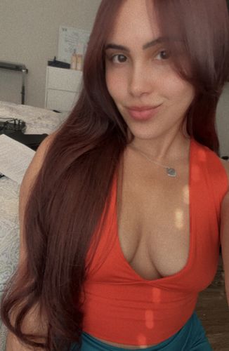 Customer photo review of Raw Tape-In Hair Extensions (1 Pack/100G)