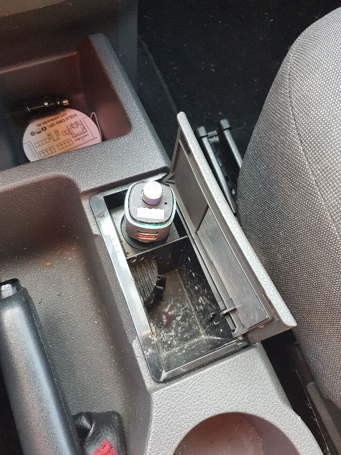 Customer photo review of Wegman Bluetooth FM Transmitter - Bluetooth carkit - Zilver