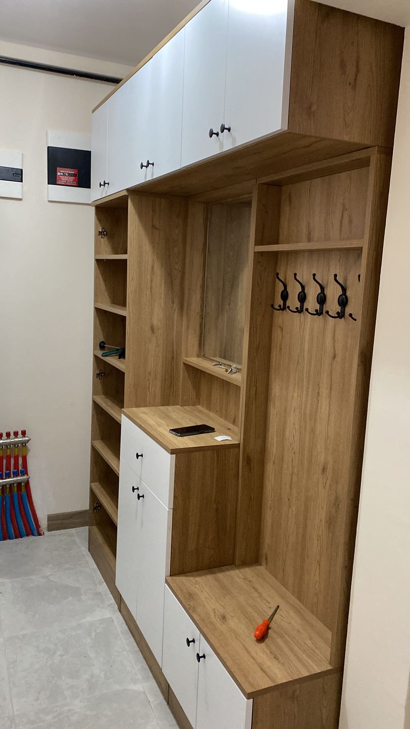 Customer photo review of Rani EA104 Portmanto Çekmeceli Aynalı Raflı Vestiyer Sepet Ceviz - Beyaz