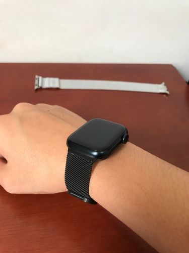 Customer photo review of MAGNET BAND STRAP FOR APPLE iWATCH 38/40/41/42/44/45MM