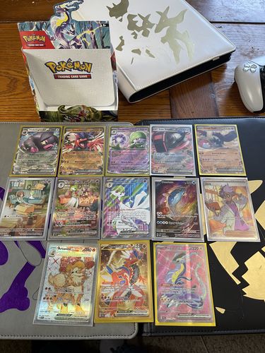 Customer photo review of Pokémon TCG: Scarlet & Violet Booster Display Box (36 Packs) (Presale)