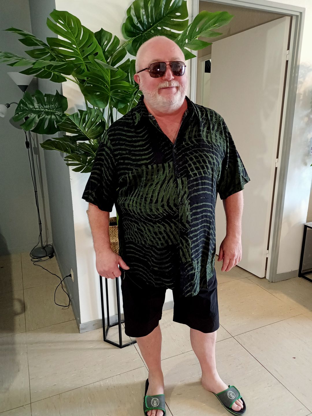 Customer photo review of Chemise imprimée rayée à manches courtes pour hommes
