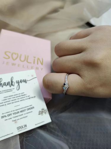 Customer photo review of FOR MOM 1-5 BIRTHSTONES CHEVRON PAVÉ RING