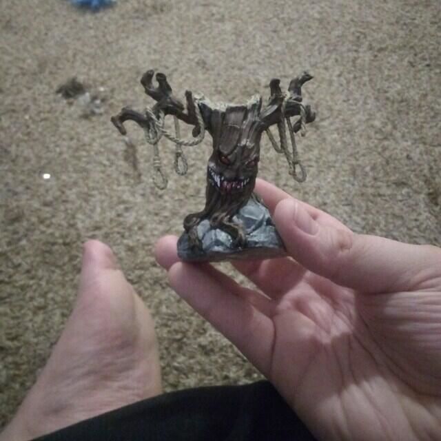 Customer photo review of Hangman Tree - Large creature