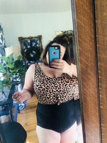 Customer photo review of Traveler Top | Leopard Print