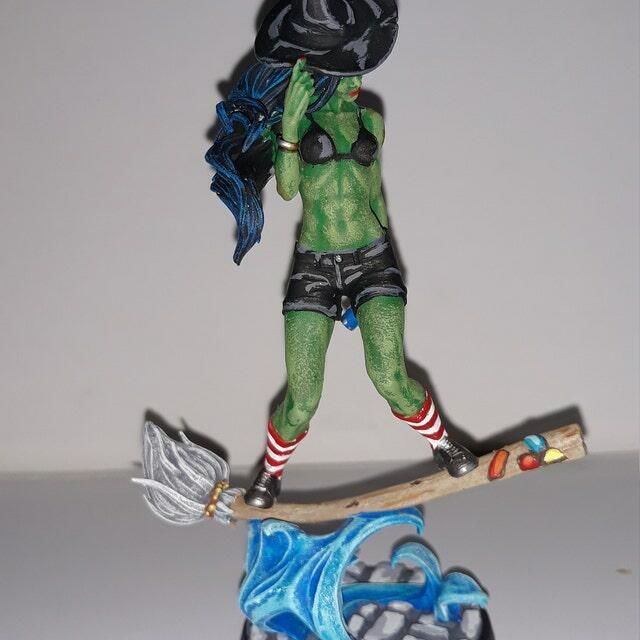 Customer photo review of Anita Young Witch - 75mm Pinup