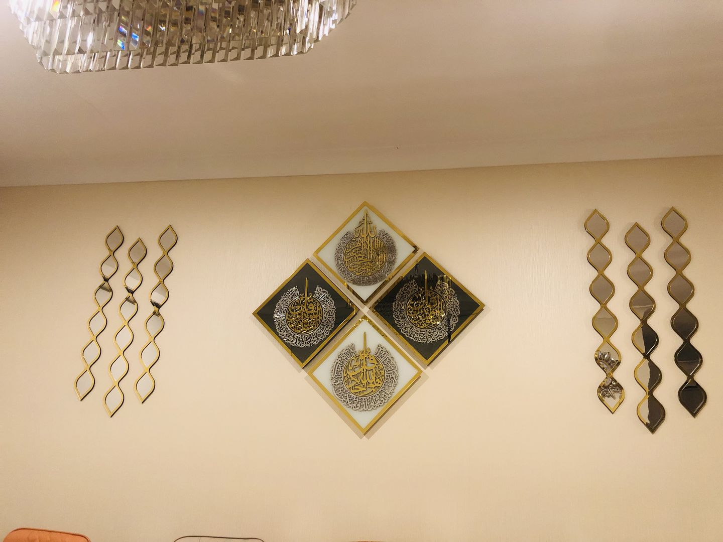Customer photo review of Set of Glass Ayatul Kursi, Surah Al Ikhlas - Al Falaq - An Nas Tempered Glass Decor Islamic Wall Art