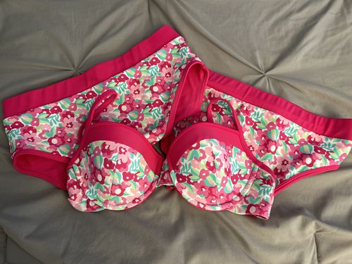 Customer photo review of SADIE Raspberry Jam Underwire Bikini Top