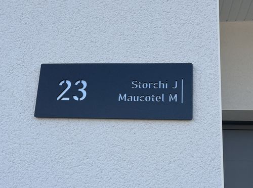 Customer photo review of Numero civico sagomato modello Line 01 Acrilico