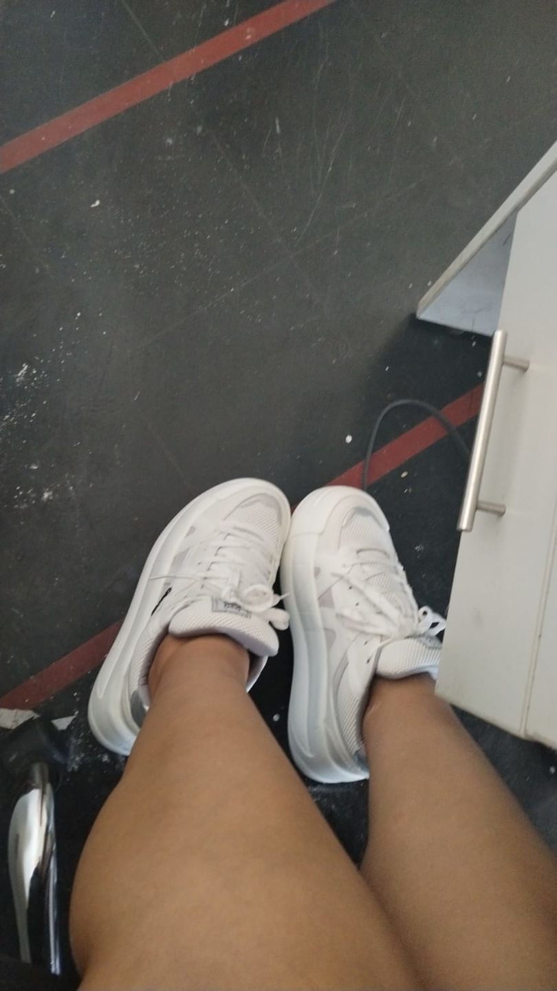 Customer photo review of ZAPATILLA BLANCA C7324