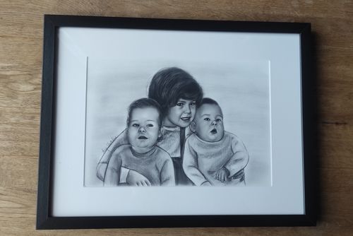 Customer photo review of Portrait zeichnen lassen - Portraitzeichnungen vom Foto bestellen - Auftragsmalerei