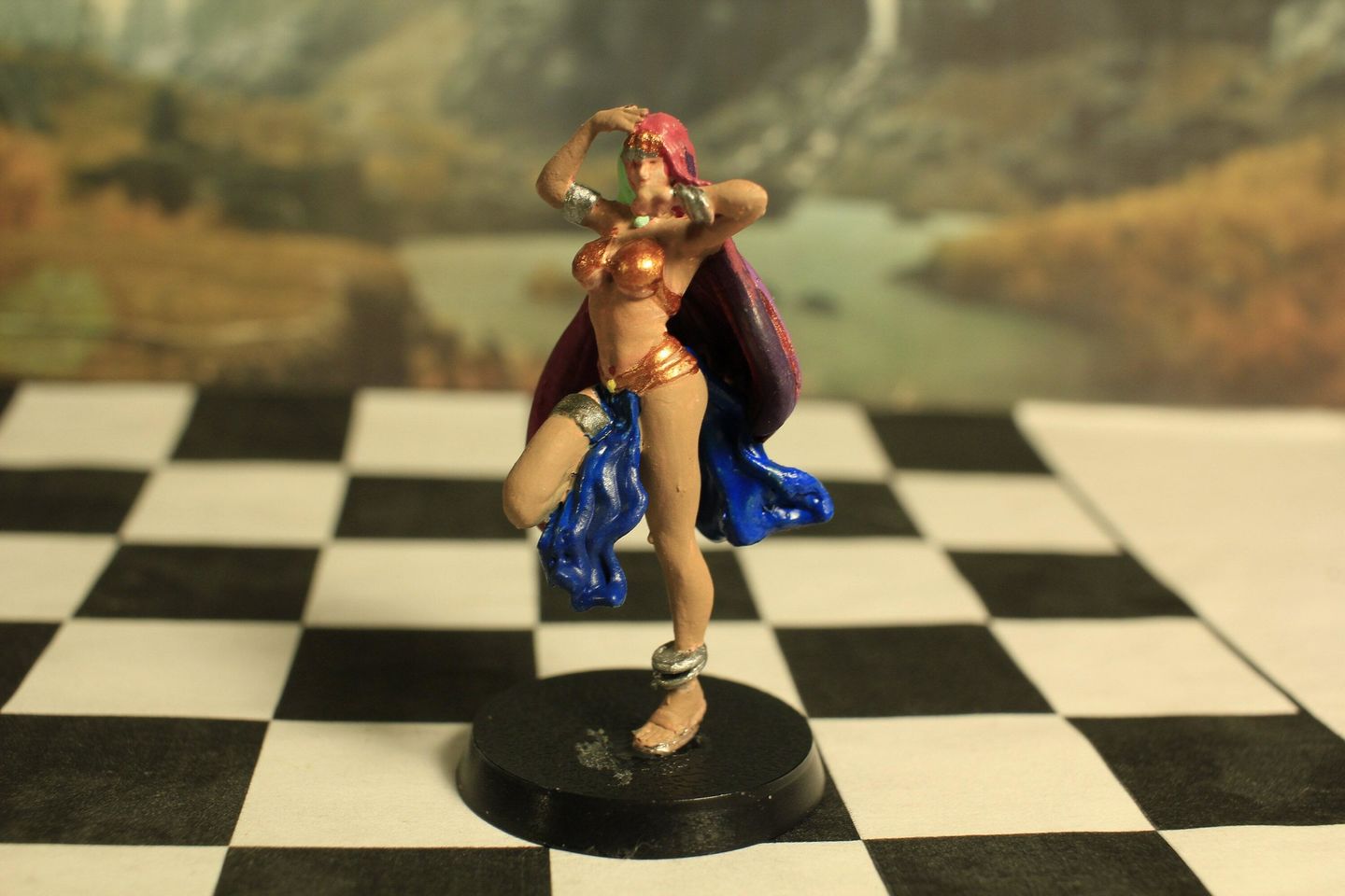 Customer photo review of Twin-dk1, Dancer