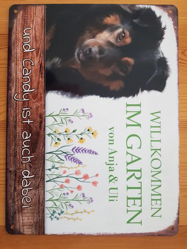 Customer photo review of Hunde Garten-Schild personalisiert mit Foto & Text (UV- und wetterfest)