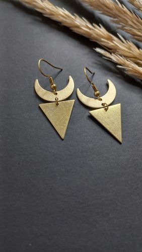 Customer photo review of Brass Crescent Connector For Earring - Raw Brass Moon Connector For Necklace - Earring Findings - Jewellery Supplies - 20.6x15x1mm - PP3469