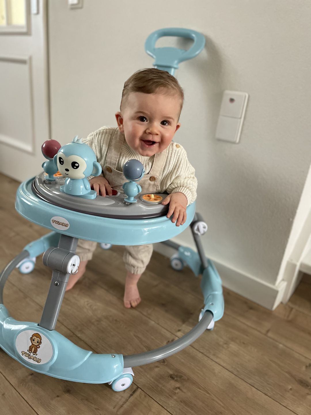 Customer photo review of Twinky Loopstoel Baby - Blauw