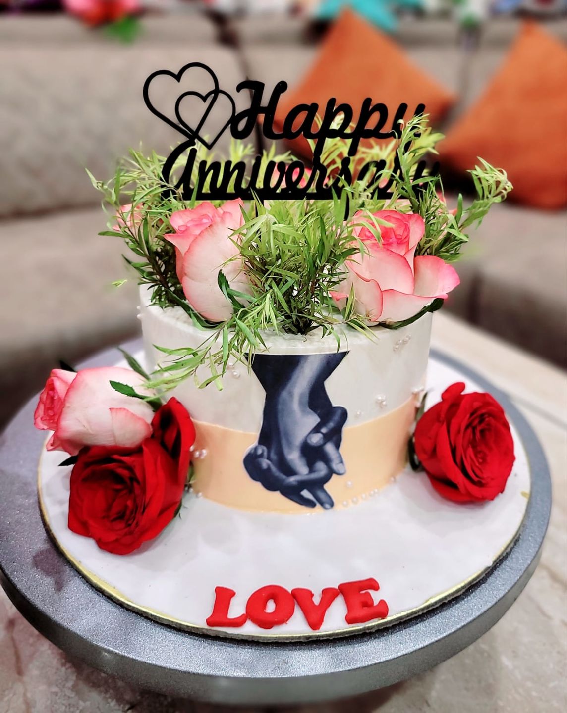 Customer photo review of Floral Hand in Hand Cake