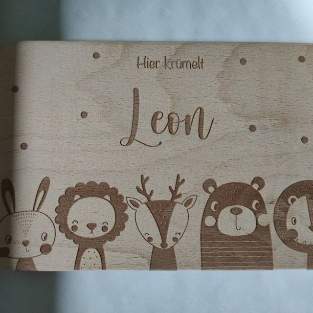 Customer photo review of Personalisiertes Frühstücksbrettchen Große Tierfamilie