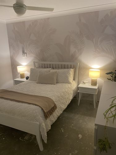 Customer photo review of Luxe Tropical in Sand Wallpaper