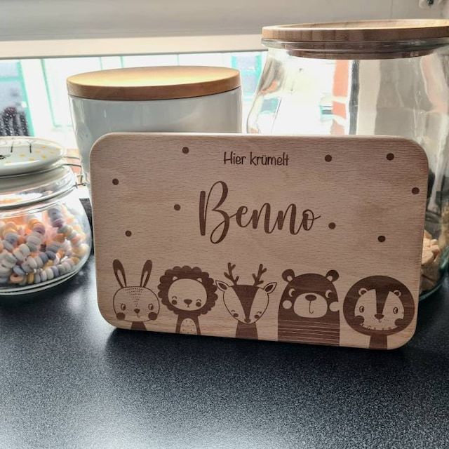 Customer photo review of Personalisiertes Frühstücksbrettchen Große Tierfamilie