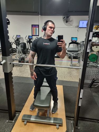 Customer photo review of Transcendence Muscle T-shirt - Black / Red