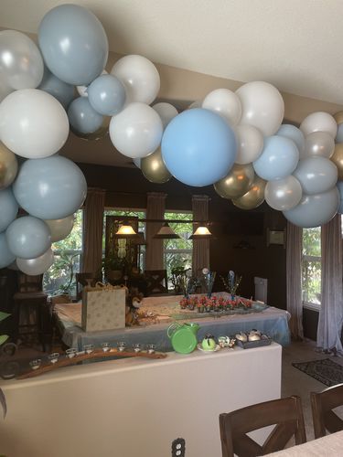 Customer photo review of Baby Blue Balloon Garland Kit