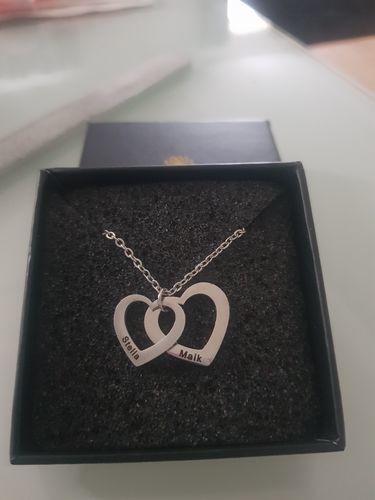 Customer photo review of LOANYA Collar con Corazones Personalizados