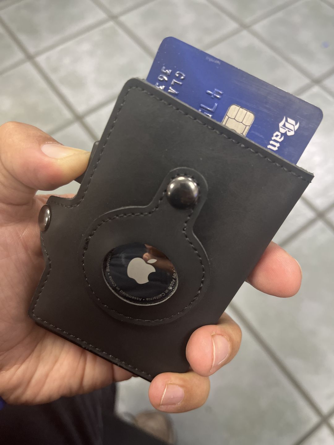 Customer photo review of Full Black AirTag