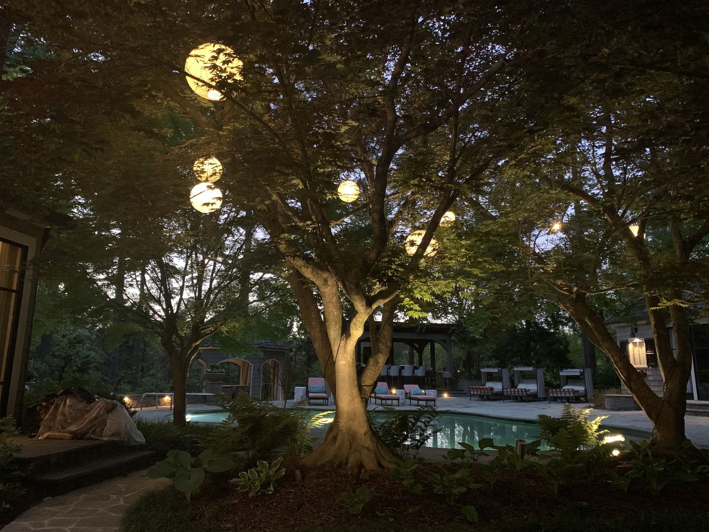 Customer photo review of 16" White Fine Line Premium Even Ribbing Paper Lantern, Extra Sturdy