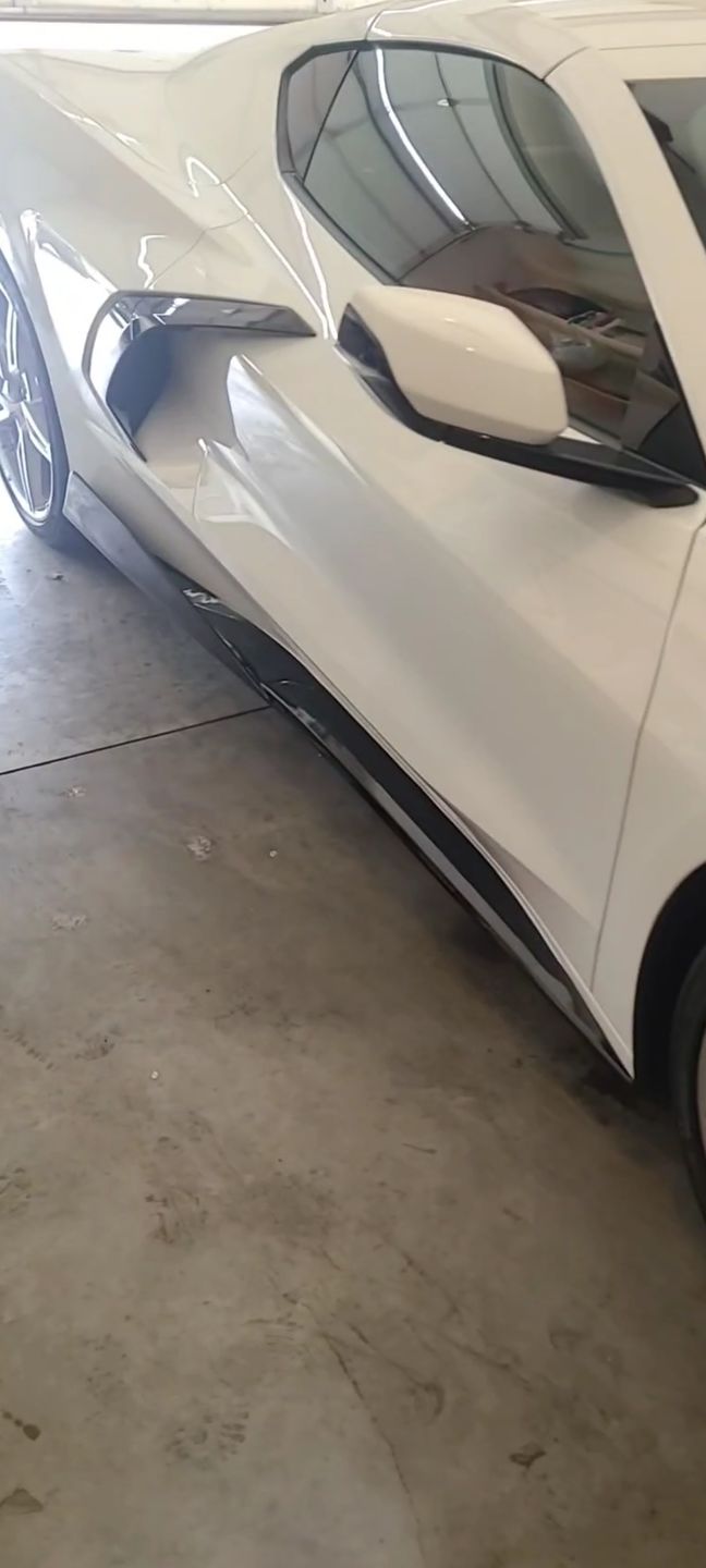 Customer photo review of Chevrolet Corvette C8 5VM Side Skirts Rocker Panels